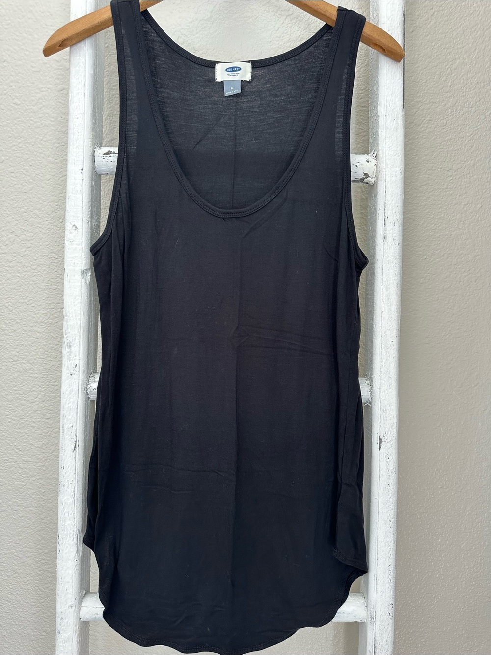 NWOT Old Navy Black Scoop Neck Tank Top